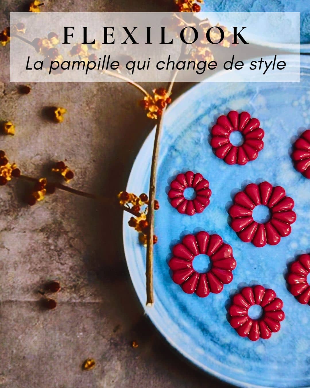 Assortiment de pampilles Flexilook interchangeables et modulables, avec créoles dorées, présentant des modèles ronds et floraux en argile polymère faits main.