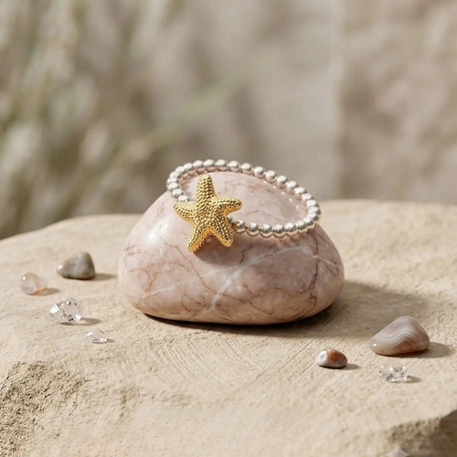 Bague Stellaire sur galet de marbre rose, perles argent 925 et breloque petite étoile dorée à l'or fin - Sanaca Bijoux